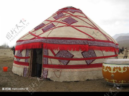 柯尔克孜族的蒙古包图片