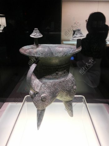 上海博物馆藏品青铜斝图片
