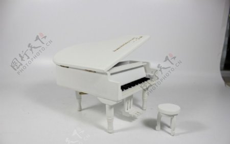 钢琴音乐盒图片