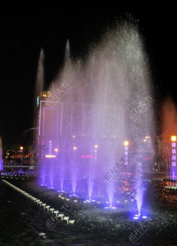 夏夜的呼和浩特喷泉图片