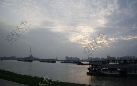 黄昏的长江图片