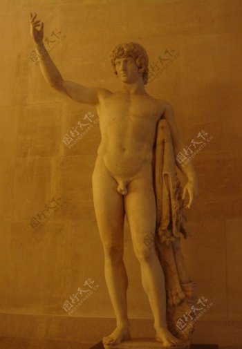 伸手的男人体雕塑图片