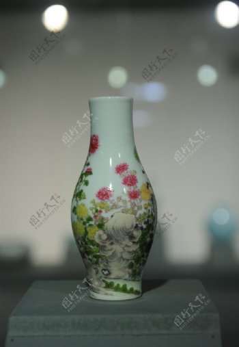 清183乾隆珐琅彩花卉橄榄瓶图片