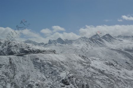 高原雪山图片