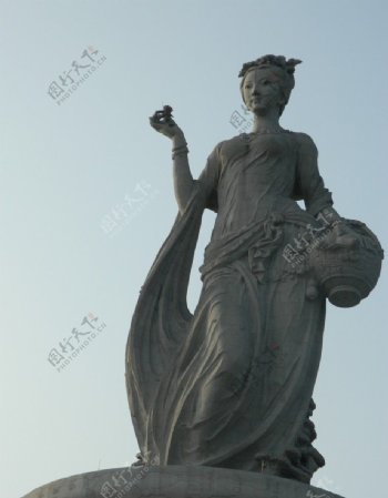 神女湖神女雕塑图片