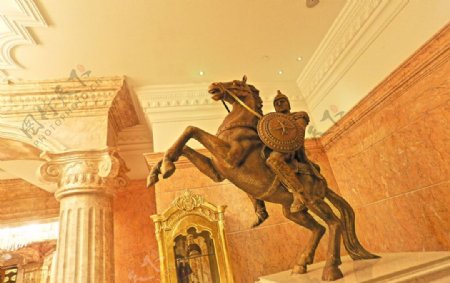 罗马骑兵铜像图片