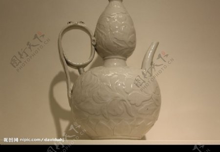 吉美博物馆藏宋代定窑精品瓷刻花葫芦壶图片