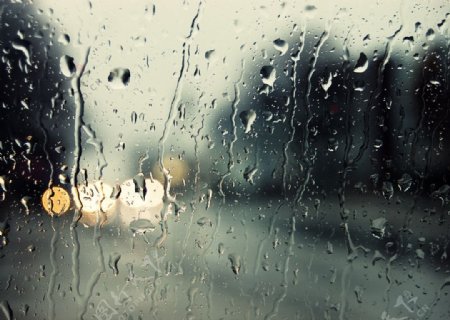 雨天的车窗图片