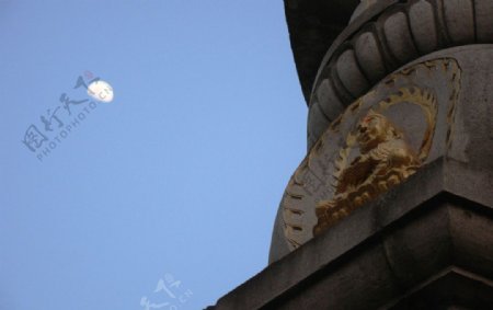 月下佛语图片