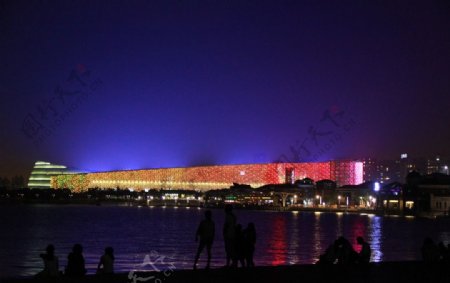 金鸡湖夜景艺术中心图片
