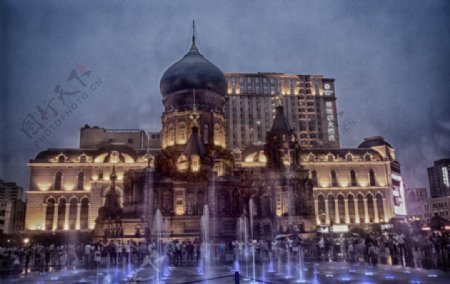 哈尔滨索菲亚教堂喷泉夜景图片