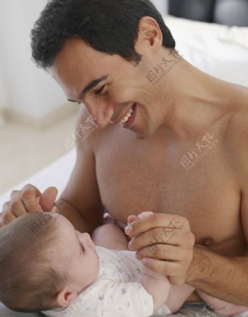 父亲和宝宝图片
