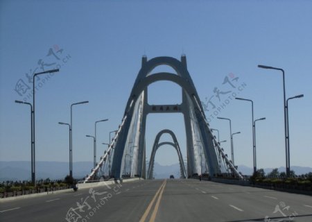 汉中龙岗大桥图片