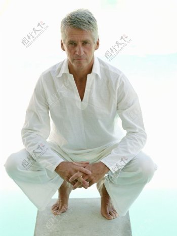 瑜珈男人图片
