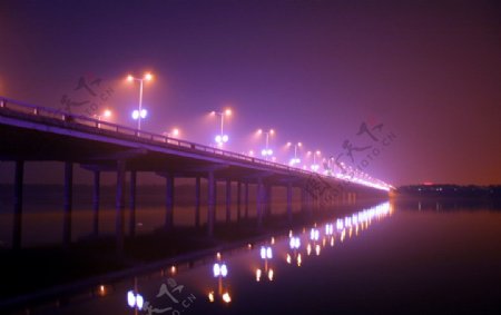 牡丹桥夜景图片