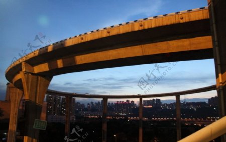 菜园坝大桥夜景之天路图片