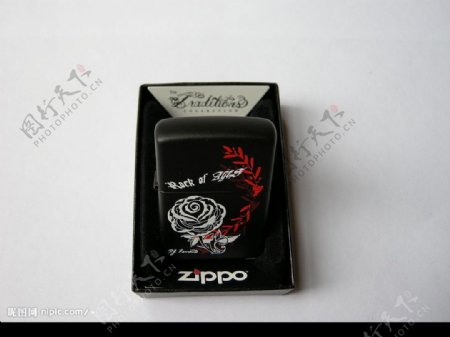 ZIPPO2009款新品ROSE图片