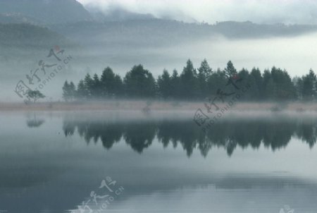 唯美祖山湖图片