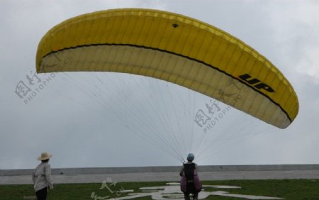 滑翔伞起伞000图片