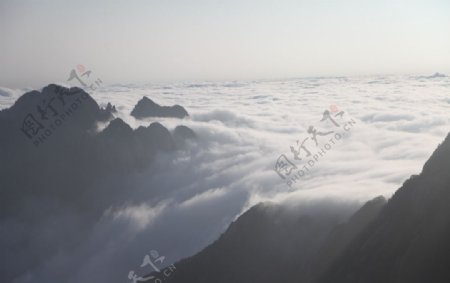 黄山瀑布云图片