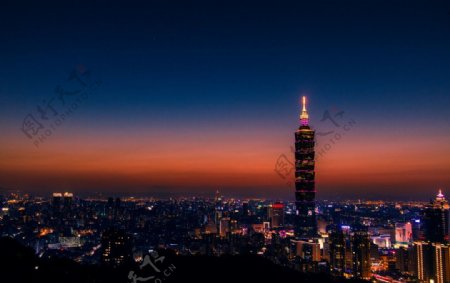 台北黄昏夜景俯瞰图片