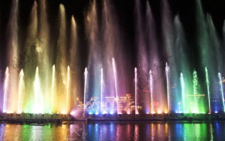 彩色喷泉图片