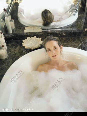豪华商务酒店洗澡浴盆图片