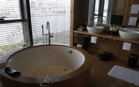 酒店的洗浴室图片