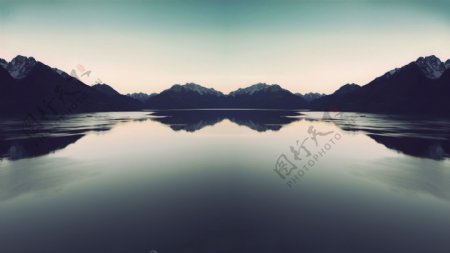 镜面湖水山水摄影图片