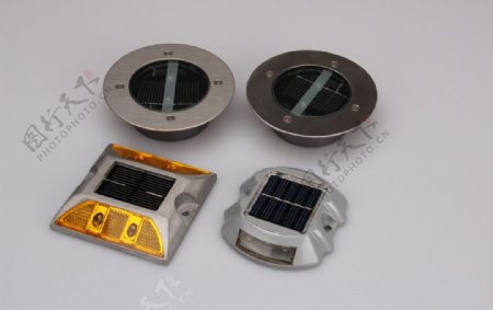 太阳能LED道钉灯图片