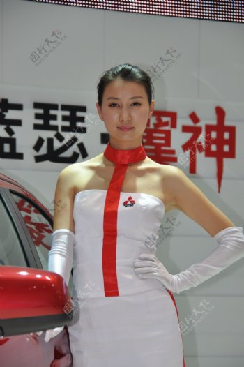 2009年广州车展三菱汽车车模图片