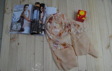 最新拍摄杭州丝绸围巾图片