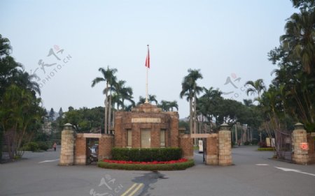 台湾大学大门图片