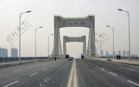雾凇大桥图片