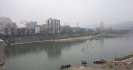资江河畔的冷水江布溪特区图片