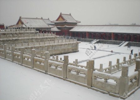 故宫红墙空地无人雪景图片