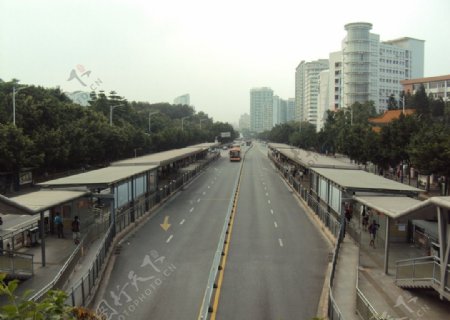 广州快速公交站台图片