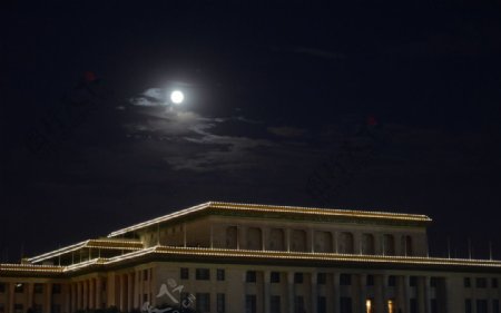 月亮下的人民大会堂图片