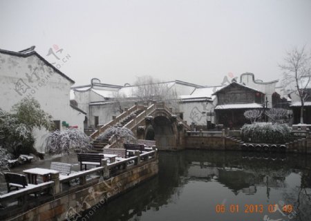 月河雪景图片