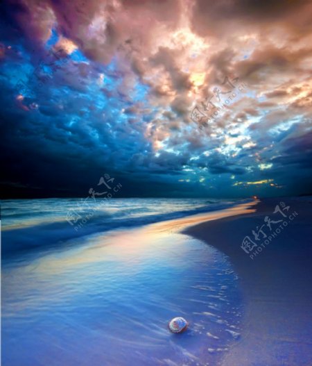 海岸晚霞云彩图片