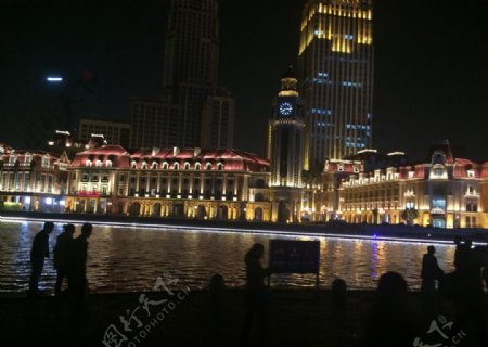天津津湾广场夜景图图片