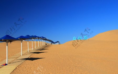 沙漠沙丘黄沙图片