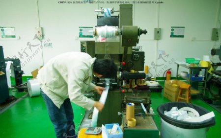 纸品印制生产机器图片