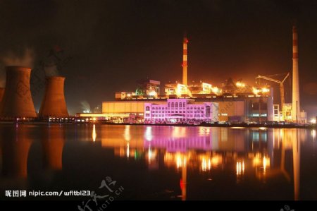 热电厂夜景图片