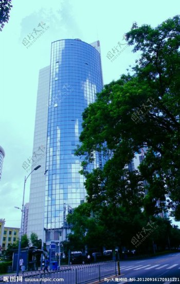 玻璃建筑高层大楼图片