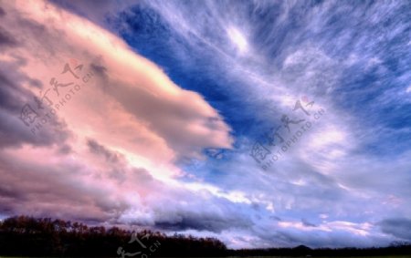 天空彩云图片