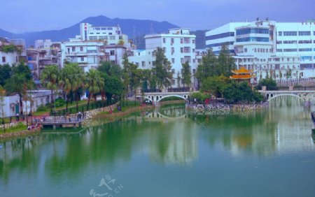 人工湖深圳横岗社区图片