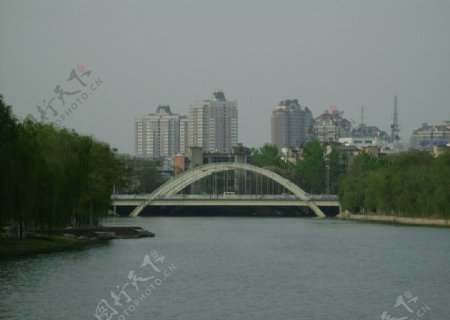 城河风景图片