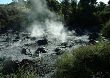 涌动的火山图片