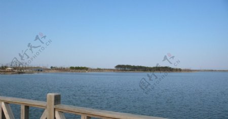金仓湖堤岸美景图片
